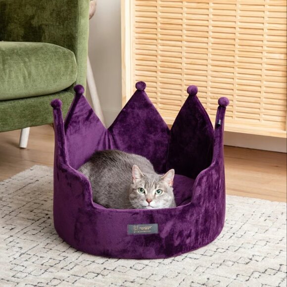 NWT Nandog Prive Collection Crown Dog & Cat Bed, Purple Dimensions 16”x16”x12” - Picture 4 of 8
